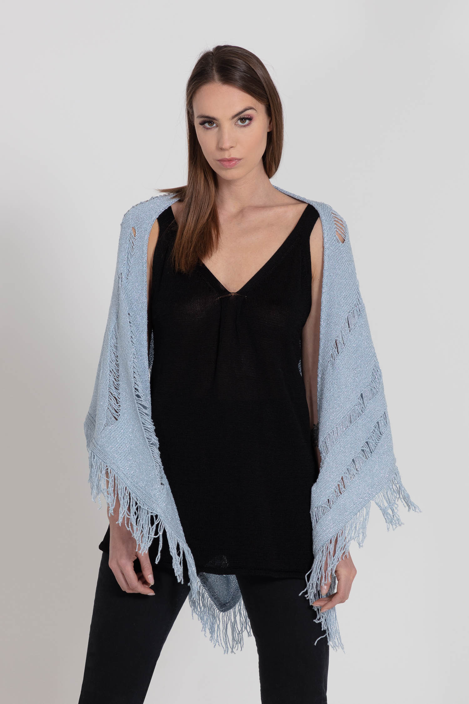 Triangle shawl with fringes | Arte dei Mercatanti